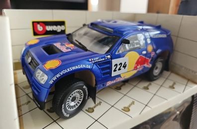 Volkswagen Rally Race Touareg Very rare 1/18