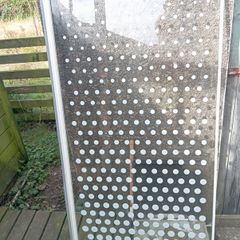 Shower screen