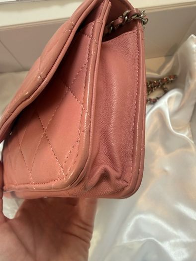 Chanel wallet on chain
