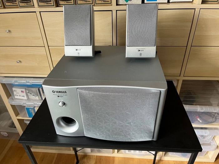 Yamaha Tyros 2 + Monitor Speakers