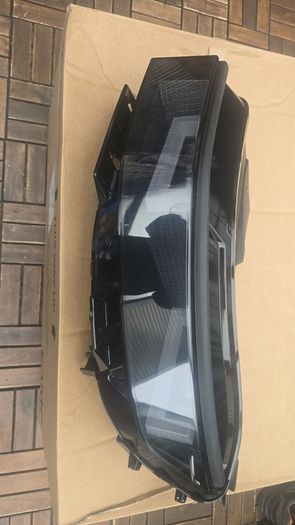 hyundai ioniq 5 left headlight and daylight