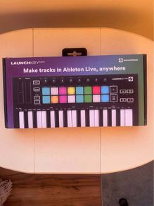 Novation Launchkey Mini MK3 MIDI Keyboard