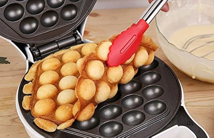 Hong Kong Bubble Waffle Maker by StarBlue with Bonus Recipe e-Book - White - Make Hong Kong Style Bubble Egg Waffle in 5 Minutes, AC 220-240V 50/60Hz 640W, UK Plug