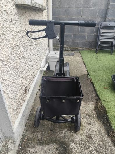 Knee scooter