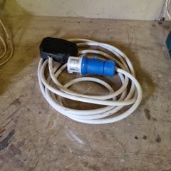 110 - 220 extension lead