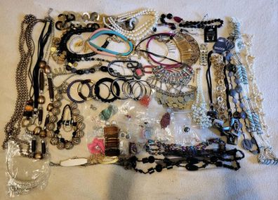 72 Piece Mixed Jewellery Job Lot / Bundle