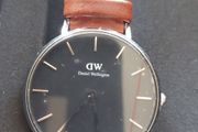 EXCLUSIVE DEAL Brand New Daniel Wellington Gift Set  Watch