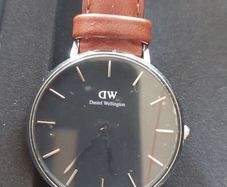 EXCLUSIVE DEAL Brand New Daniel Wellington Gift Set  Watch