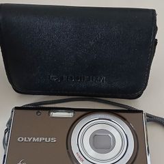 Olympus FE 4040 Digital Camera