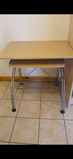 Computer desk