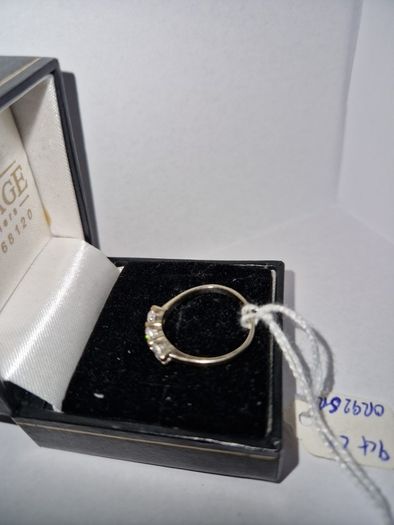 9ct yellow gold ring