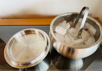 Ice Holder with Tongs