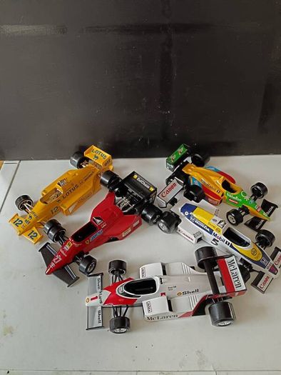 5 NOS Bburago 1/24 Grand Prix Cars