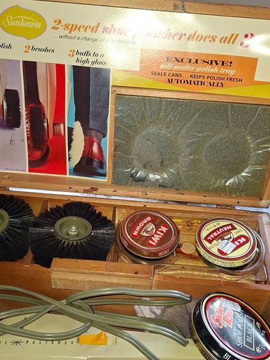 2 Vintage mid-20th-century Electric Shoe Polisher Kit Housed in a Wooden Storage Box. Postage Available or Collection PRICE IS FOR 1 ONLY