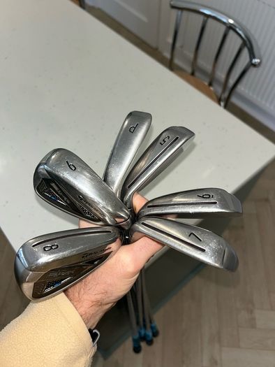 Taylormade SIM2 Max Irons 5-PW - KBS Max MT85 R flex shafts - Excellent Condition