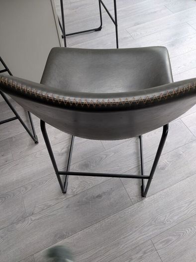 bar stool