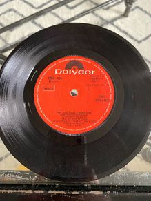 7 inch vinyl single. The Hollies- The air that I breathe