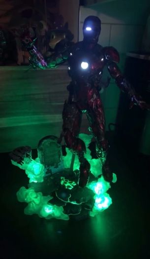 Hot toys Zombie Iron man