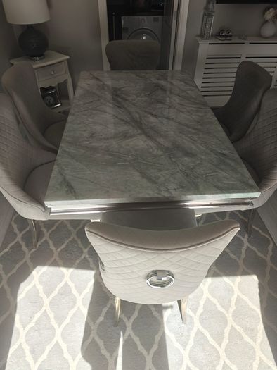 Table & Chairs