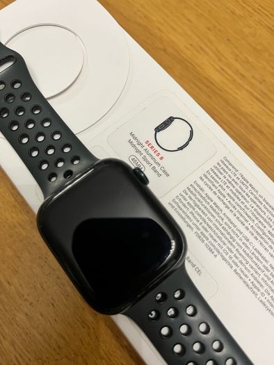 Apple Watch 8 GPS + Cellular