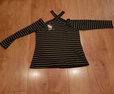 Lovely Ladies Very Criss Cross Top