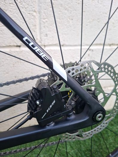 Cube Attain Carbon Road Bike Size Large (56)