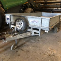 Twin wheel trailer
