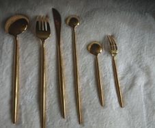 Dinnerware set