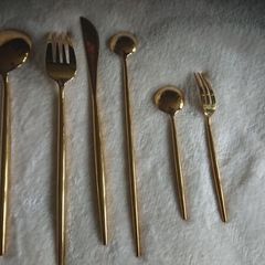 Dinnerware set