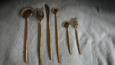 Dinnerware set