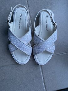 Girls sandals