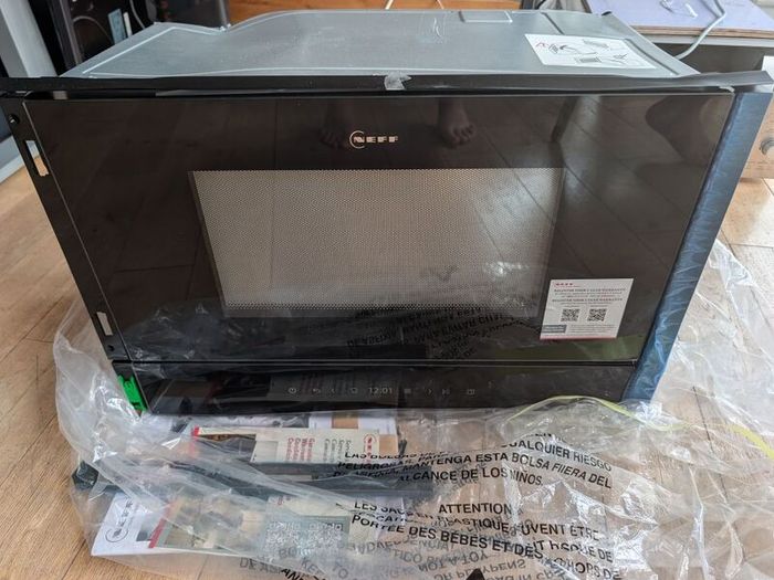 Neff Microwave - Transit Damaged - For Parts Only