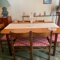 Dining Room Table & 6 Chairs Extendable ( Italian) Mint Condition