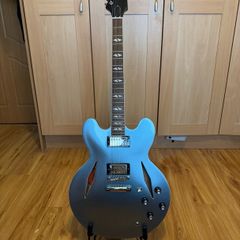 Epiphone DG-335
