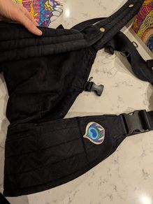 Artipoppe Baby Carrier  Black  Good Condition
