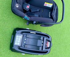 Babyjogger City GO car seat & isofox base