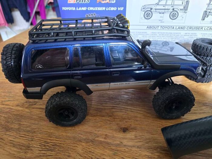 FMS Toyota Land Cruiser LC80 v2