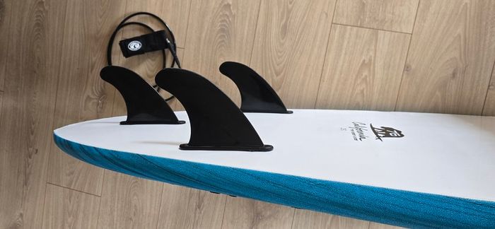 California boarding company surfboard