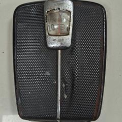 Mid-century Tower De-Luxe Bubble Bathroom scales