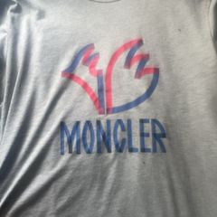 Moncler t