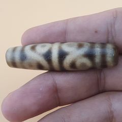 Vintage 8 Eyes Himalayan Tibetan Unique Pattern Agate Dzi Bead