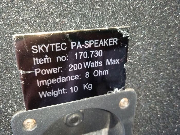2 pairs PA loud speakers by Skytec type 170.730 200w  Each