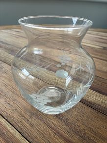 Duiske Glass vase