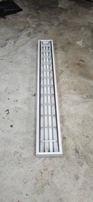 5ft Fluorescent light