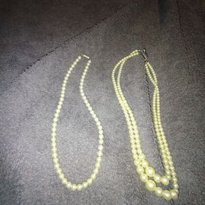 2 old pearl necklaces