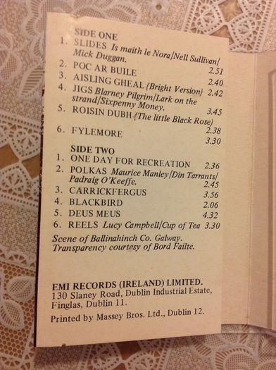 Na Fili & Sean O'Se.   Cassette Tape.