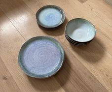 Dining plates 4 of each