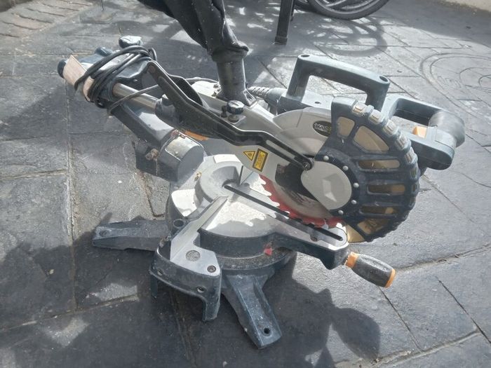 Macallister sliding mitre saw