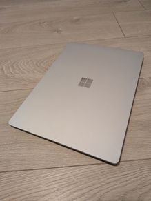 Microsoft Surface Laptop 1 + Genuine Docking station
