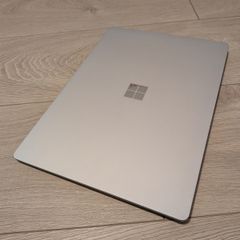 Microsoft Surface Laptop 1 + Genuine Docking station